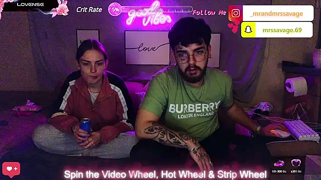 Snapshot of MrAndMrsSavage chatting on January 2025 09:57:01 PM MrAndMrsSavage online show from January 2025 09:57:01 PM