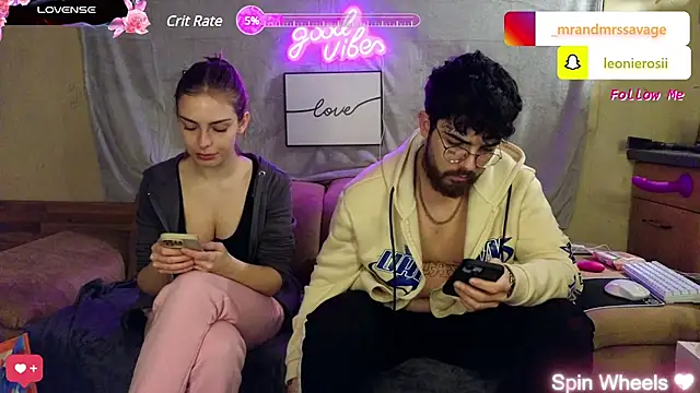 Snapshot of MrAndMrsSavage chatting on January 2025 10:01:01 PM MrAndMrsSavage online show from January 2025 10:01:01 PM