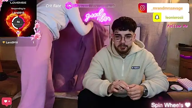 Snapshot of MrAndMrsSavage chatting on January 2025 02:49:02 PM MrAndMrsSavage online show from January 2025 02:49:02 PM