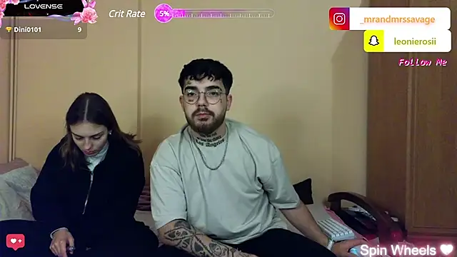 Snapshot of MrAndMrsSavage chatting on February 2025 09:48:01 PM MrAndMrsSavage online show from February 2025 09:48:01 PM