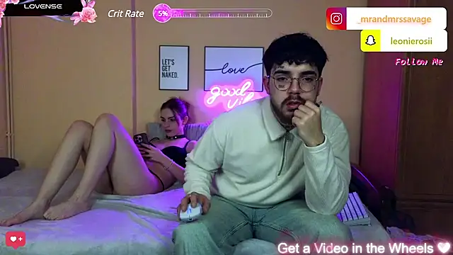 Snapshot of MrAndMrsSavage chatting on February 2025 09:27:02 PM MrAndMrsSavage online show from February 2025 09:27:02 PM