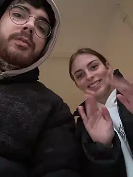 Snapshot of MrAndMrsSavage chatting on February 2025 09:27:02 PM MrAndMrsSavage online show from February 2025 09:27:02 PM