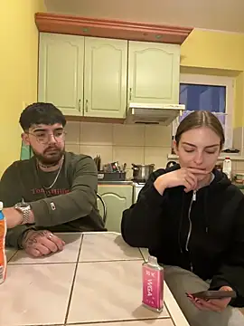 Snapshot of MrAndMrsSavage chatting on February 2025 04:47:01 PM MrAndMrsSavage online show from February 2025 04:47:01 PM