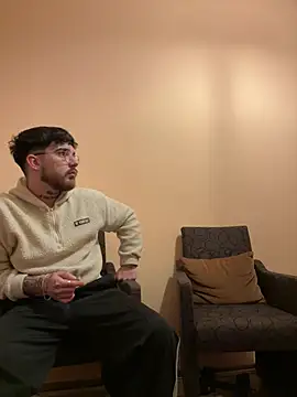 Snapshot of MrAndMrsSavage chatting on February 2025 11:48:01 PM MrAndMrsSavage online show from February 2025 11:48:01 PM