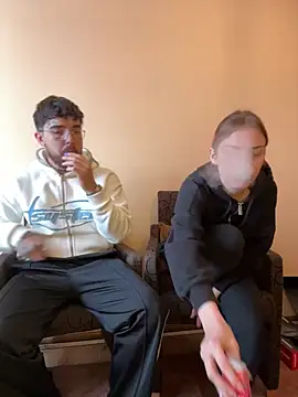 Snapshot of MrAndMrsSavage chatting on February 2025 02:43:02 PM MrAndMrsSavage online show from February 2025 02:43:02 PM