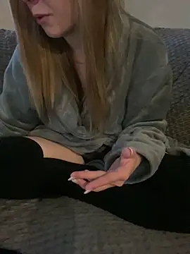 Mia harmati online show from January 2025 03:11:01 PM