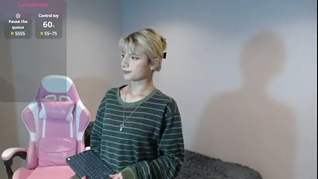 HiScarlett online show from January 2025 09:41:01 AM