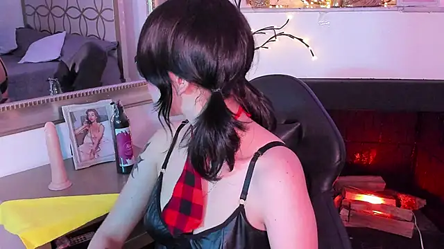 NattashaHotson online show from January 2025 05:00:01 AM