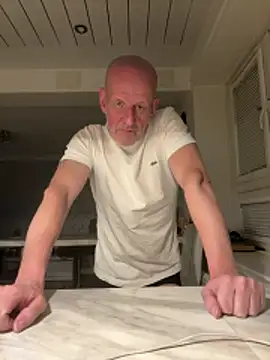 Snapshot of malematureisbest chatting on December 2025 07:31:01 PM malematureisbest online show from December 2025 07:31:01 PM