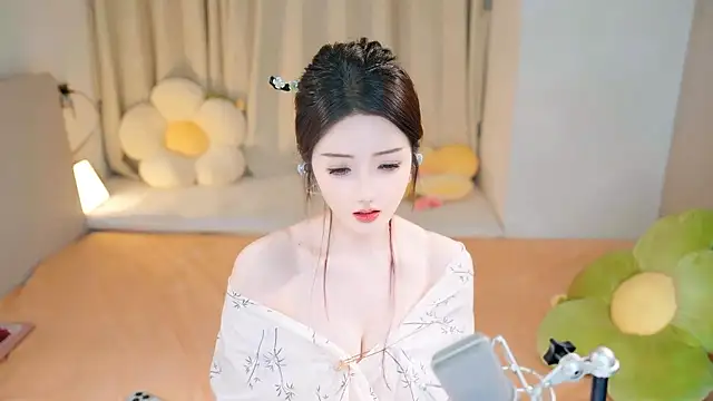 Eimile online show from December 2024 06:06:01 PM