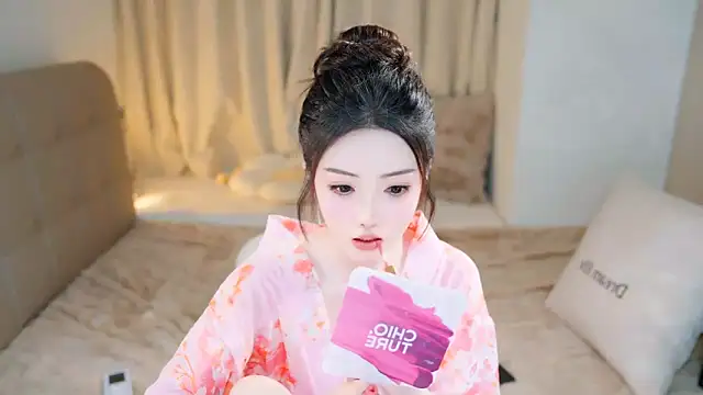 Eimile online show from March 2025 03:27:02 PM