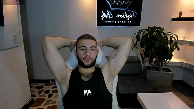 MaximusDick1  online show from November 2025 03:40:02 AM