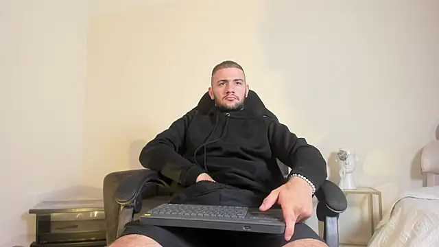 Snapshot of MaximusDick1_ chatting on June 2026 12:06:01 PM MaximusDick1 online show from June 2026 12:06:01 PM