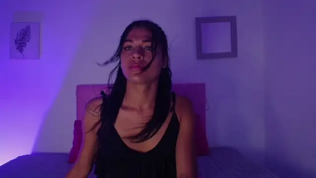 issa kitty online show from March 2025 04:20:02 PM