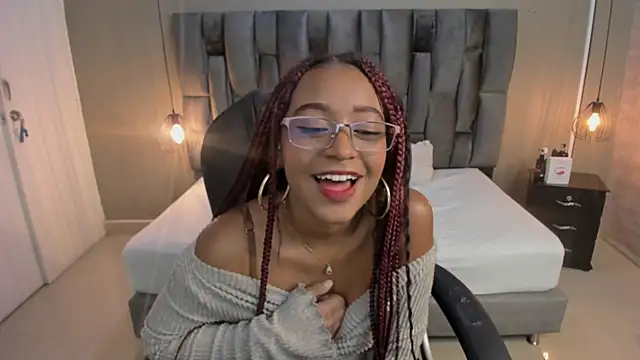 Lorena Vieira  online show from March 2025 11:12:01 PM