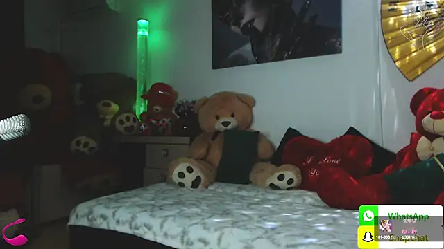 EvelynAisha online show from March 2025 07:27:02 PM