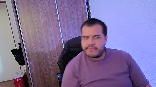 Snapshot of bearcloudcomputa chatting on November 2025 09:53:01 PM bearcloudcomputa online show from November 2025 09:53:01 PM