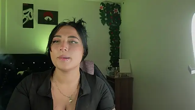 Pauilina online show from May 2026 09:44:02 PM