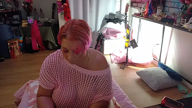 Luna1984 online show from September 2025 10:57:01 PM