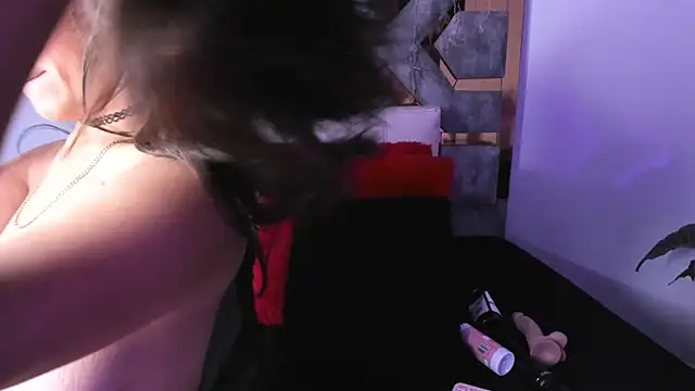 Snapshot of BRITHANY_SPARK chatting on December 2024 10:09:01 PM BRITHANY SPARK online show from December 2024 10:09:01 PM