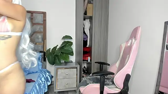 Snapshot of BRITHANY_SPARK chatting on January 2025 07:48:02 PM BRITHANY SPARK online show from January 2025 07:48:02 PM