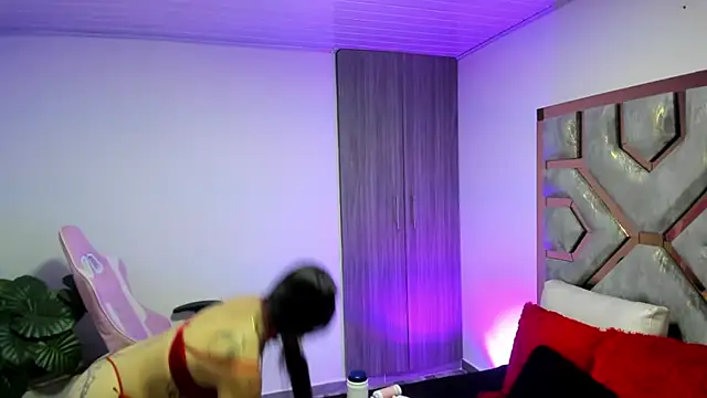 Snapshot of BRITHANY_SPARK chatting on February 2025 07:18:02 PM BRITHANY SPARK online show from February 2025 07:18:02 PM