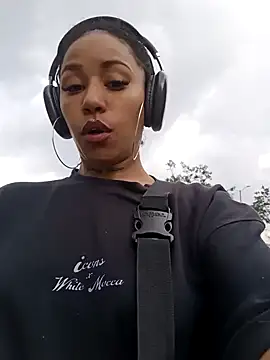 Snapshot of devi_black13_ chatting on December 2024 07:45:01 PM devi black13 online show from December 2024 07:45:01 PM