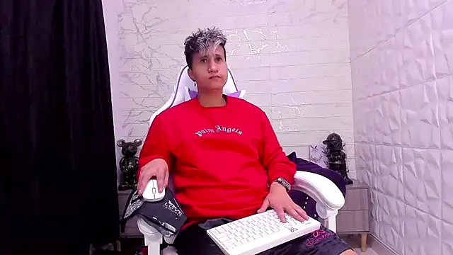 Snapshot of Im_Milan_Rs chatting on February 2025 12:19:01 AM Im Milan Rs online show from February 2025 12:19:01 AM