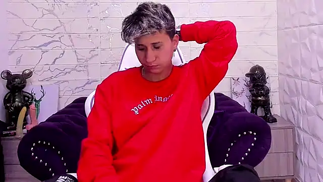 Snapshot of Im_Milan_Rs chatting on February 2025 06:46:02 AM Im Milan Rs online show from February 2025 06:46:02 AM