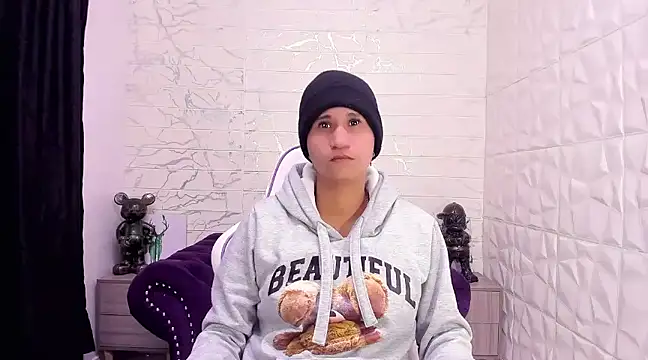 Snapshot of Im_Milan_Rs chatting on February 2025 06:40:01 AM Im Milan Rs online show from February 2025 06:40:01 AM