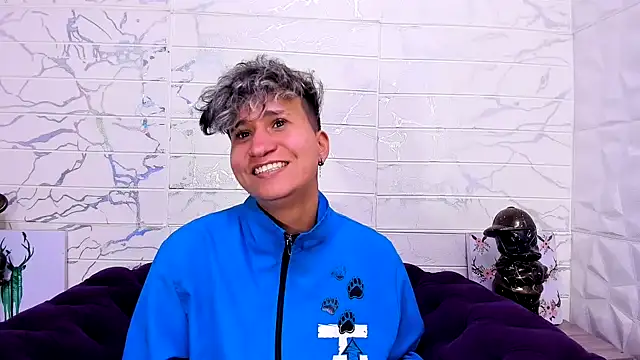 Snapshot of Im_Milan_Rs chatting on February 2025 09:27:01 AM Im Milan Rs online show from February 2025 09:27:01 AM