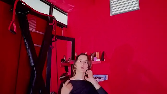 Ambar Roux  online show from May 2026 12:23:01 PM
