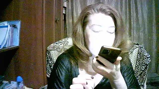 Snapshot of Madame-Butterfly chatting on September 2025 03:14:01 PM Madame-Butterfly online show from September 2025 03:14:01 PM