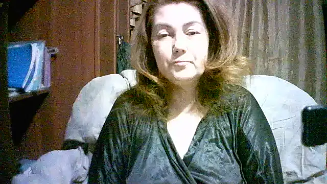 Snapshot of Madame-Butterfly chatting on November 2025 12:11:02 AM Madame-Butterfly online show from November 2025 12:11:02 AM