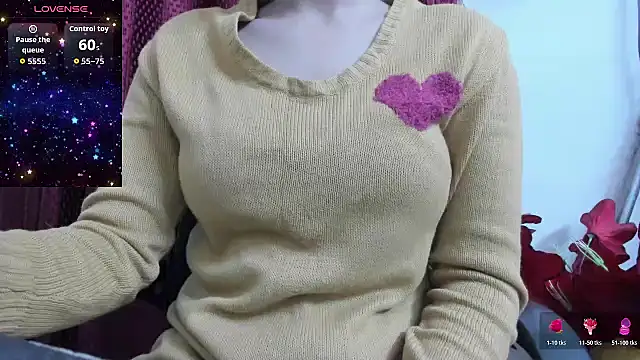 Snapshot of Reika_01 chatting on December 2025 01:11:01 AM Reika 01 online show from December 2025 01:11:01 AM