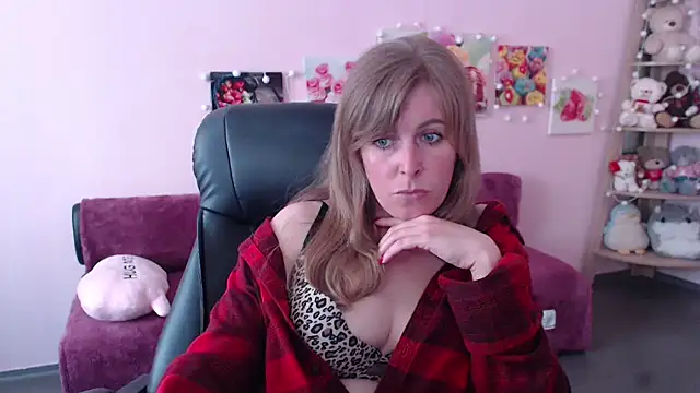 Hot Milady online show from May 2026 07:37:02 AM