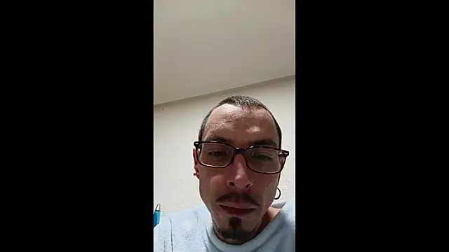 Snapshot of BaalPas chatting on January 2026 01:19:01 AM BaalPas online show from January 2026 01:19:01 AM