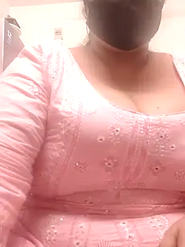 Snapshot of zeepe19 chatting on November 2025 06:18:01 PM zeepe19 online show from November 2025 06:18:01 PM