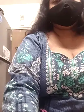 Snapshot of zeepe19 chatting on November 2025 07:53:01 AM zeepe19 online show from November 2025 07:53:01 AM