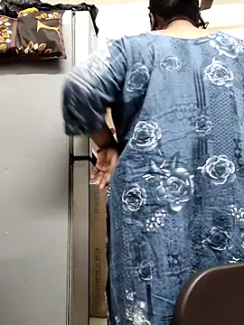 Snapshot of zeepe19 chatting on December 2025 03:35:02 AM zeepe19 online show from December 2025 03:35:02 AM