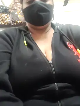 Snapshot of zeepe19 chatting on January 2026 05:38:02 PM zeepe19 online show from January 2026 05:38:02 PM