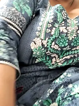 Snapshot of zeepe19 chatting on February 2026 07:24:01 AM zeepe19 online show from February 2026 07:24:01 AM