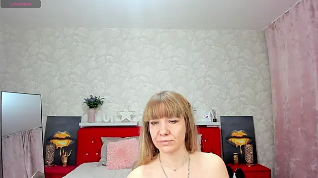 Snapshot of KattyPeachX chatting on January 2026 01:19:01 AM KattyPeachX online show from January 2026 01:19:01 AM