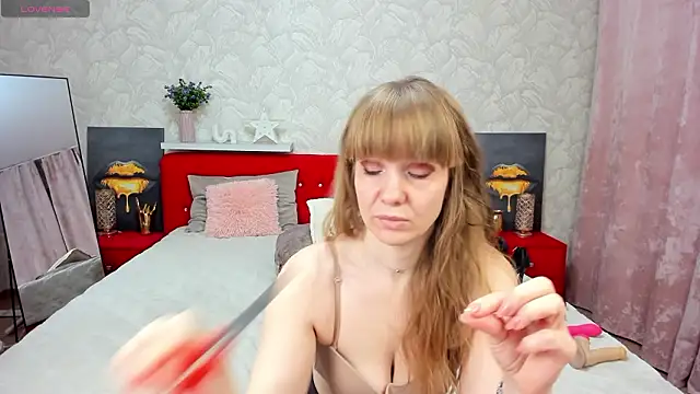 Snapshot of KattyPeachX chatting on February 2026 01:37:01 AM KattyPeachX online show from February 2026 01:37:01 AM