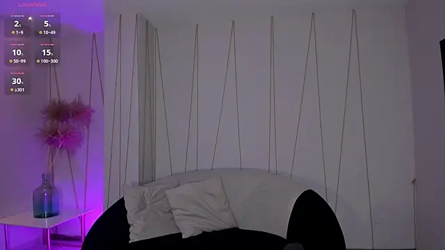 ValeriaRoldanX online show from May 2026 11:38:01 AM