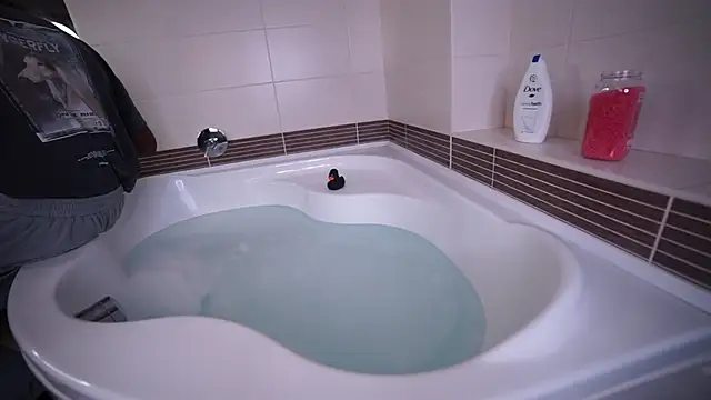 MacTroy online show from March 2025 07:05:01 PM