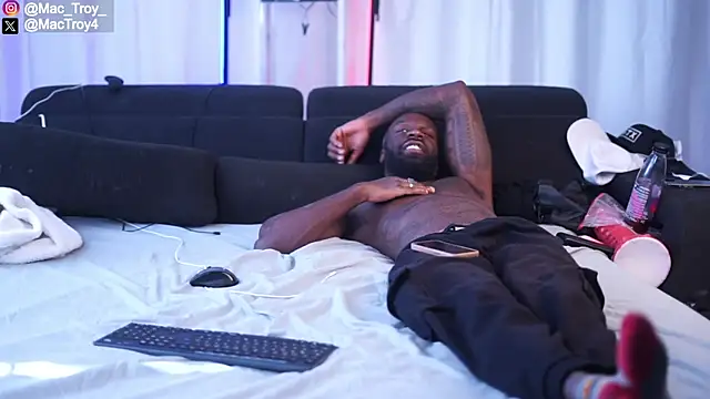 MacTroy online show from September 2025 10:48:02 AM