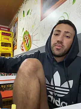 JuanZapata33 online show from December 2024 09:24:01 PM