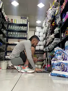 JuanZapata33 online show from December 2024 06:14:01 PM