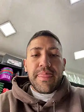 JuanZapata33 online show from January 2025 07:46:01 PM